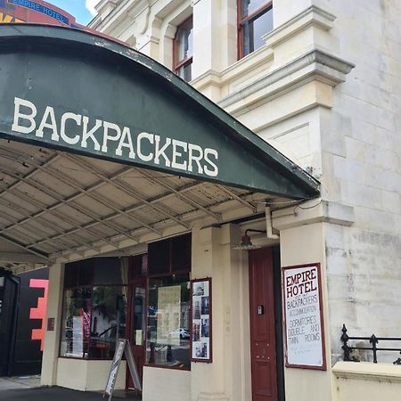 Empire Hotel Backpackers Оамару Экстерьер фото