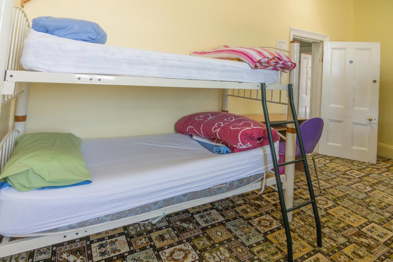 Empire Hotel Backpackers Оамару Экстерьер фото